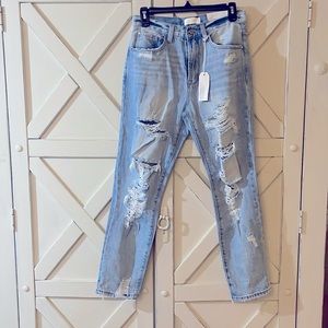 NWT Petra 153 designed by Los Angeles 5/26